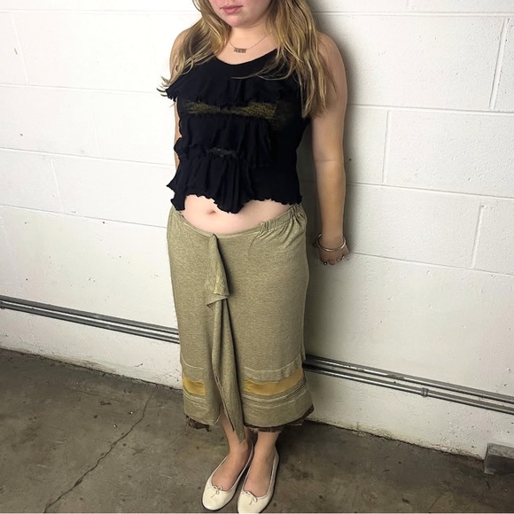 Sarah Pacini knit Ruffle Top - Picture 2 of 2